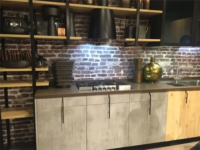 Кухонные полки от пола до потолка