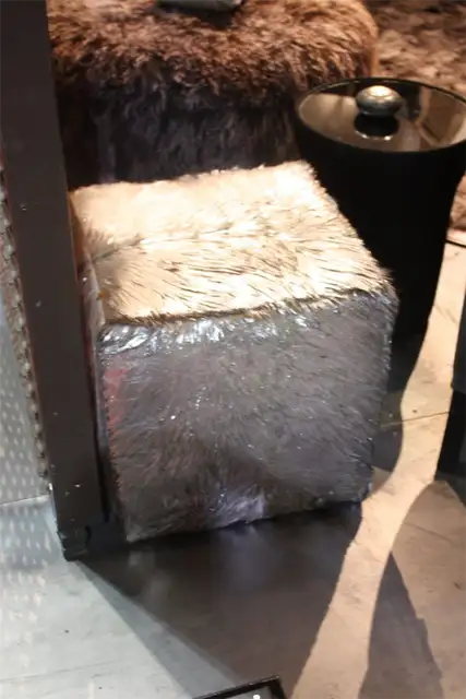 estetik-fur-cube-pouf