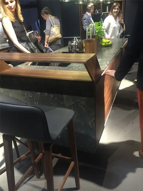 Промышленный дизайн кухонного табурета