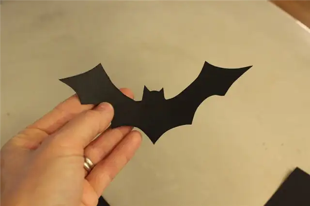 DIY (своими руками) Bat Branch - силуэт