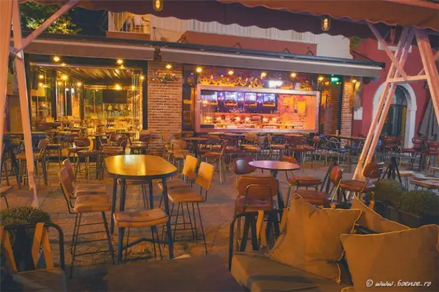 Табуреты Kaffeine Industrial-Baroque Bistro Cafe