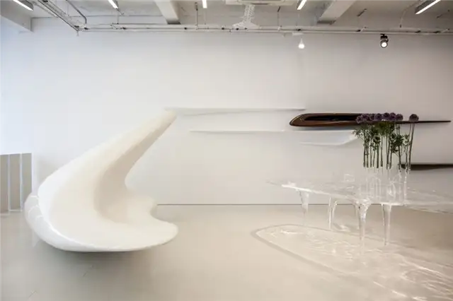 Изогнутая и акриловая коллекция The Seamless Collection от Zaha Hadid Architects