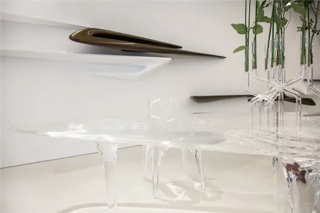 Дизайн стола из коллекции The Seamless Collection от Zaha Hadid Architects