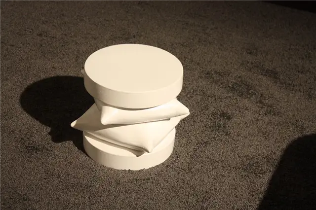weendu-pillow-table-design
