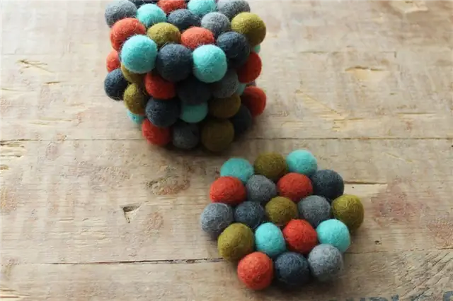DIY (своими руками) Felt Ball Coasters - расположите шарики