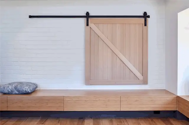 Внутренняя раздвижная панель Lean To House