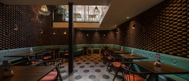 Nando's Old Street от Moreno Masey Wall Design