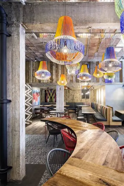 Nando's Harrogate, 41-45Parliament Street, Harrogate HG1 2RE. 27 мая 2015 г.
