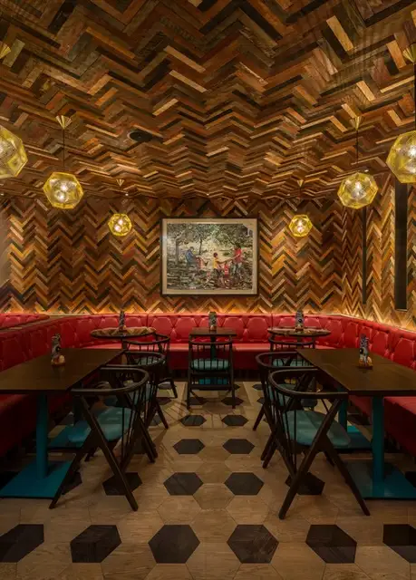 Nando's Old Street от Moreno Masey