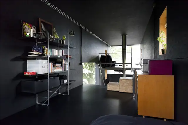 Черные стены и пол Zen House