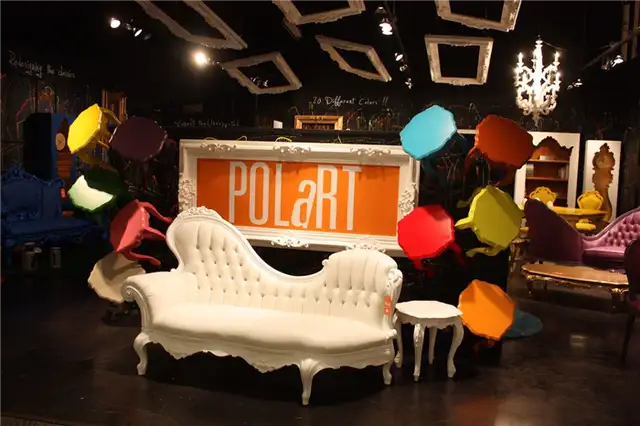 Красная рама для зеркала POLaRT