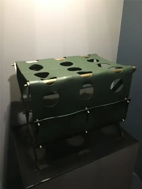 Оливковый стол