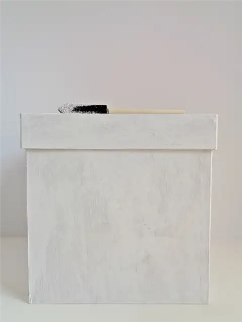 DIY (своими руками) Paper Mache Box Magazine Holder - Процесс покраски