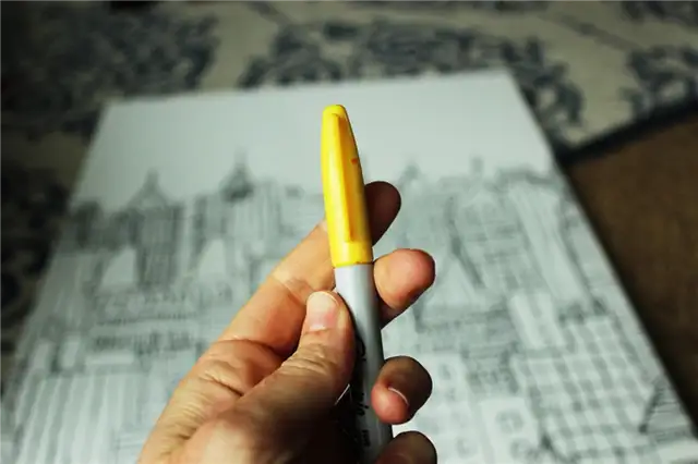 DIY (своими руками) Sharpie Cityscape Art - возьмите желтый Sharpie
