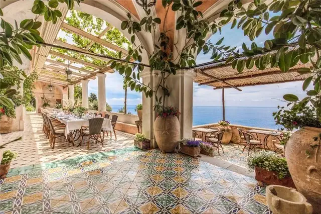 Villa degli Affreschi Большая зона обеденного стола