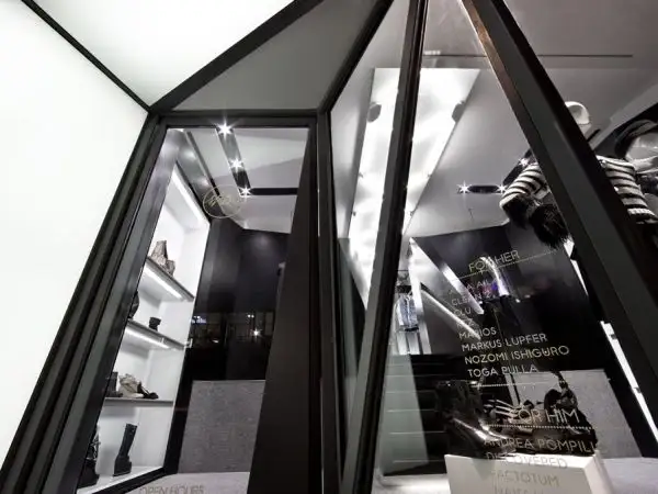Vanguard Shine store1