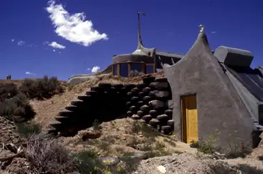 Earthship1