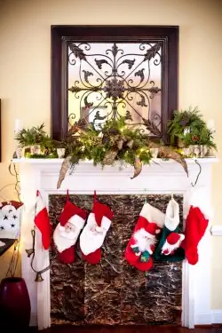 Holiday-Mantle-Decor-250x375