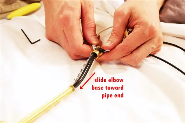 DIY (своими руками) Brass Branch Light - Проденьте провода через основание