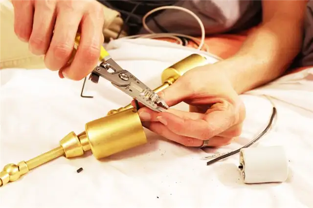 DIY (своими руками) Brass Branch Light - когда все основания прикреплены и надежно закреплены