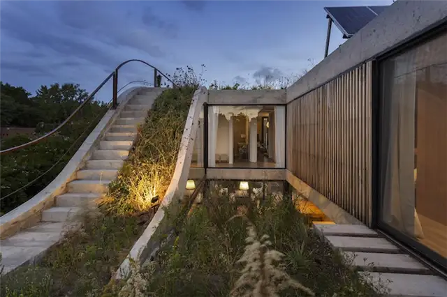 В доме MeMo House есть зеленый сад на крыше