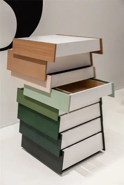 Шкаф с выдвижными ящиками Raw Edges и Shay Alkalay
