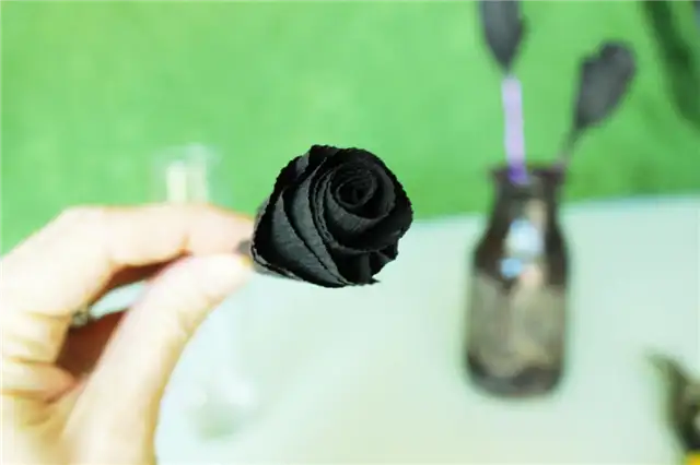 DIY (своими руками) Розы из креповой бумаги - внутренняя часть этих роз