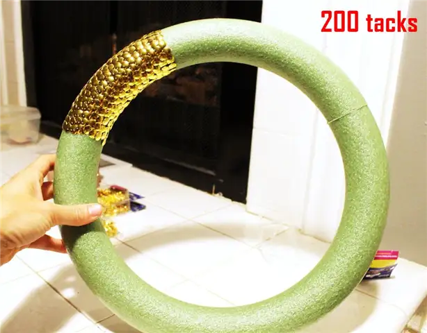 DIY (своими руками) Fall Tack Wreath - показано, насколько хватит 200 закрепок