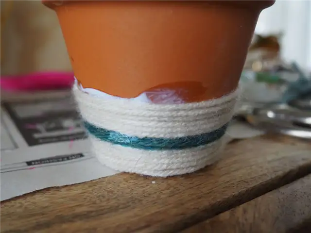 Yarn Wrapped Hanging Planter - измените цвет пряжи