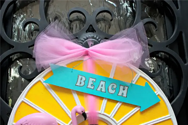 Flamingo Door Wreath Made from a Ceiling Medallion - подвесной