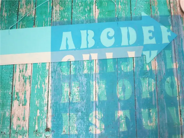 Flamingo Door Wreath Made from a Ceiling Medallion - трафарет букв