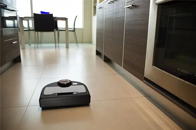 Робот-пылесос Neato Botvac Connected с поддержкой Wi-Fi - кухня