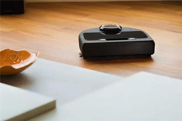 Робот-пылесос Neato Botvac Connected с поддержкой Wi-Fi - деревянный пол