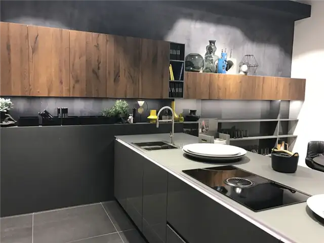 Кухонные шкафы в серых тонах