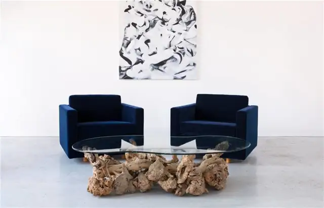 Кофейный столик из дрейфующего дерева со стеклянной столешницей