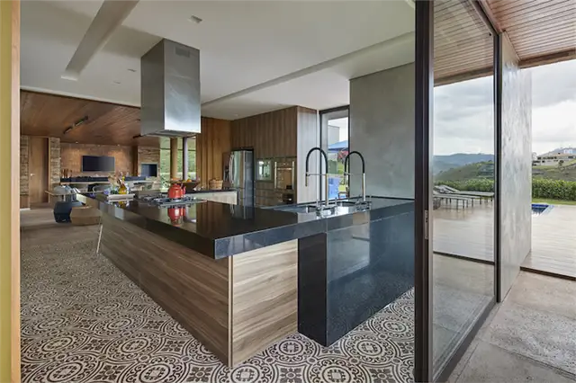Valley House открывается в сторону ландшафта и позволяет любоваться видами