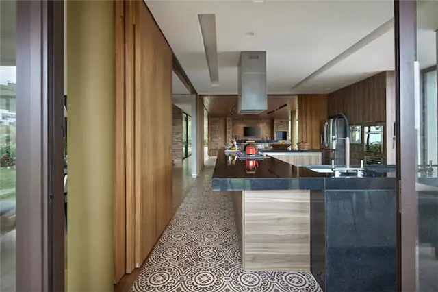 В Valley House кухня занимает центральное место во всей конструкции