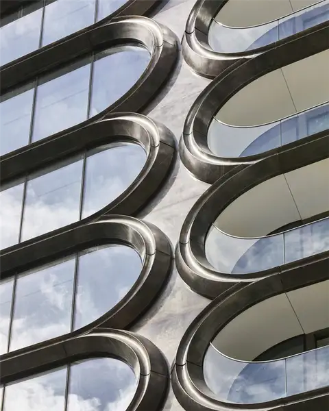 520 West 28th Zaha Hadid Architects Изогнутые окна