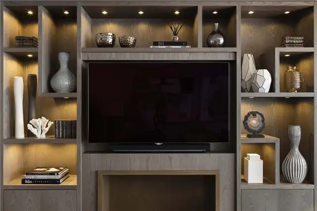Встроенный телевизор в гостиной Belgravia Residence