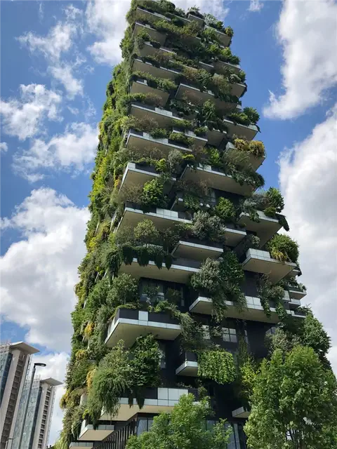 Зеленое здание в Милане от Bosco Verticale