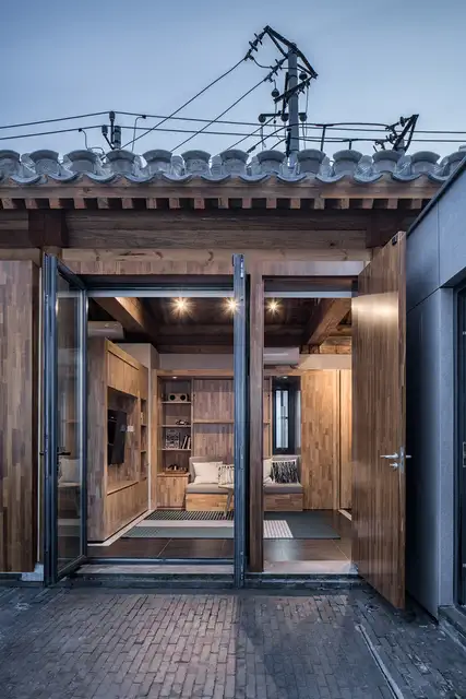 Маленький дом будущего в Байтасах, спроектированный dot Architects Дерево