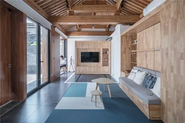 Современный большой дом будущего Small Baitasi House of the Future по проекту dot Architects