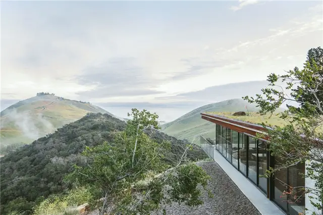 Санта-Барбара Off Grid House Green Roof
