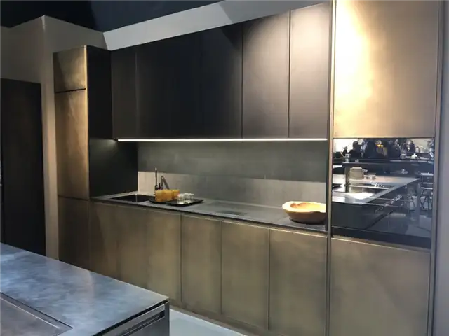 Кухонные шкафы медного цвета
