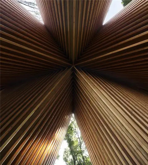 Потолок часовни Sayama Forest Chapel