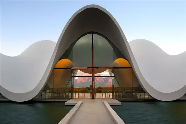 Изогнутая крыша южноафриканской студии TV3 Architects Chapel