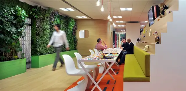 Красочные офисы Cheil