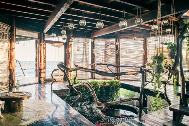 Интерьер лунной виллы Azulik Resort в Тулуме