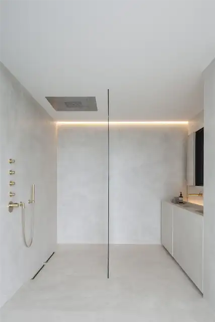 Душ в ванной комнате VDB Residence