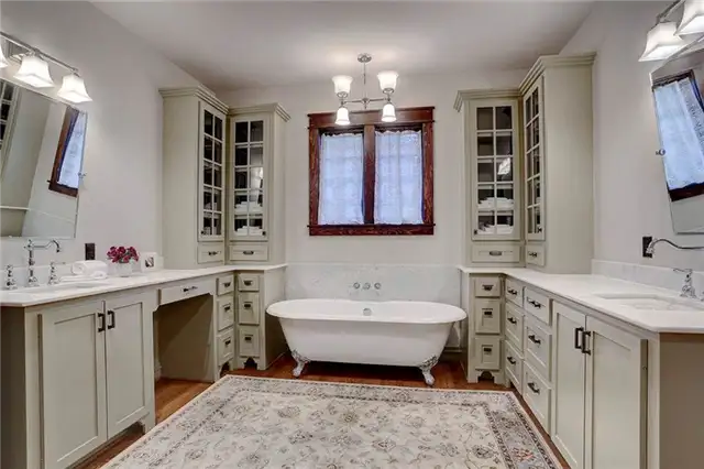Ванная комната Cozy Craftsman Houston